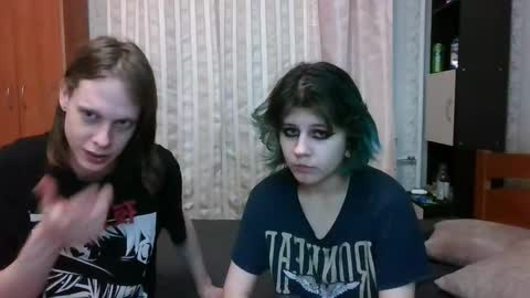 Snapshot of crystal_porn_love chatting on 6, 2, 2025 Crystal and Marcl online show from 6, 2, 2025