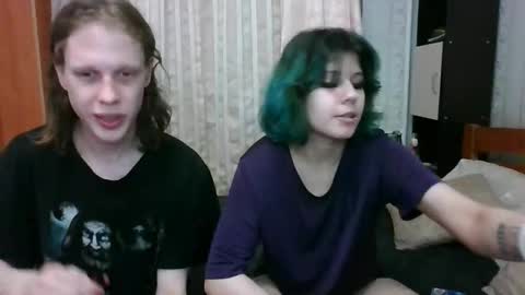 Snapshot of crystal_porn_love chatting on 28, 2, 2025 Crystal and Marcl online show from 28, 2, 2025