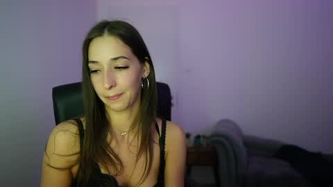 Crystalbrunette18 online show from 13, 5, 2026