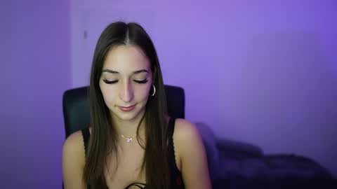 Crystalbrunette18 online show from 15, 5, 2026