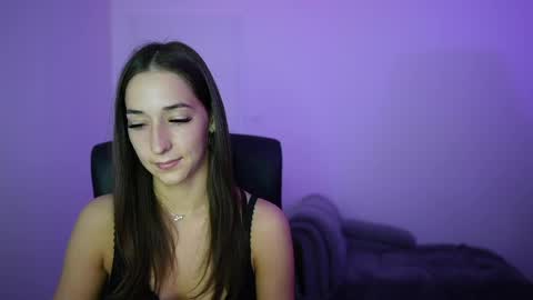 Crystalbrunette18 online show from 17, 5, 2026