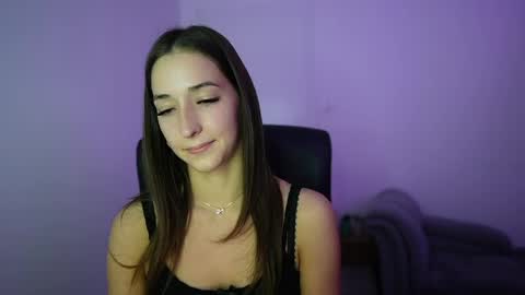Crystalbrunette18 online show from 18, 5, 2026