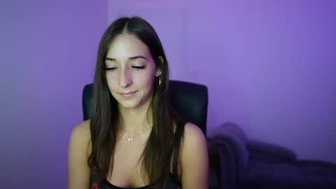 Crystalbrunette18 online show from 20, 5, 2026