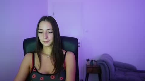 Crystalbrunette18 online show from 15, 6, 2026