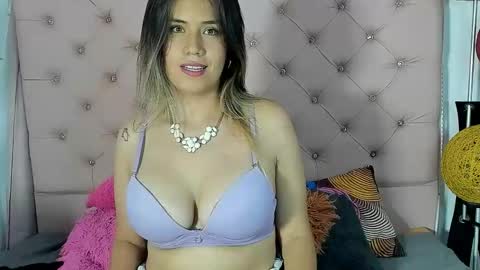 Snapshot of crystalcloudss chatting on 1, 3, 2025 crystalcloudss online show from 1, 3, 2025