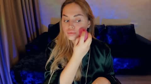 crystalemily online show from 3, 1, 2025