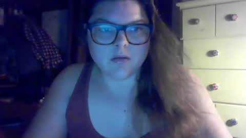 Snapshot of crystalizzzee chatting on 16, 12, 2024 Herekittykitty69 online show from 16, 12, 2024
