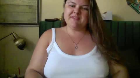 Snapshot of crystalizzzee chatting on 16, 9, 2025 Herekittykitty69 online show from 16, 9, 2025