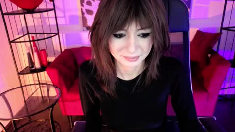 crystallbloom online show from 4, 2, 2026