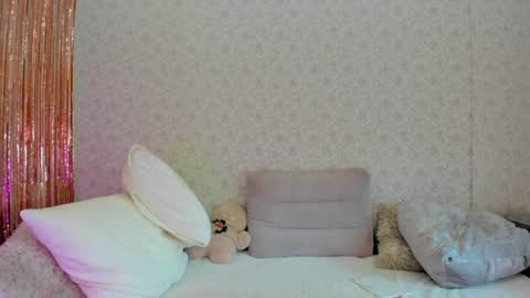 Snapshot of crystalnut chatting on 16, 12, 2024 Maria online show from 16, 12, 2024
