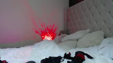 Snapshot of crystalsweet2000 chatting on 20, 12, 2024 MissCrystal online show from 20, 12, 2024
