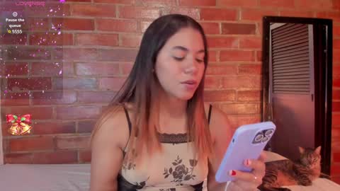 Soy Crystal online show from 6, 12, 2024