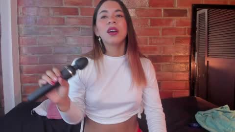 Soy Crystal online show from 8, 12, 2024