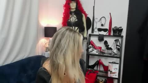 CrystalHotty online show from 16, 9, 2025