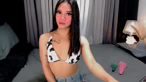 Snapshot of crytastal_lust1212 chatting on 16, 10, 2025 bea takashi  online show from 16, 10, 2025