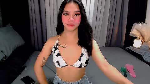 Snapshot of crytastal_lust1212 chatting on 20, 10, 2025 bea takashi  online show from 20, 10, 2025