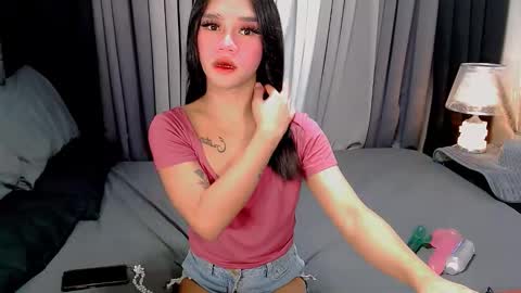 Snapshot of crytastal_lust1212 chatting on 25, 10, 2025 bea takashi  online show from 25, 10, 2025