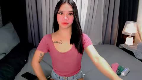 Snapshot of crytastal_lust1212 chatting on 27, 10, 2025 bea takashi  online show from 27, 10, 2025