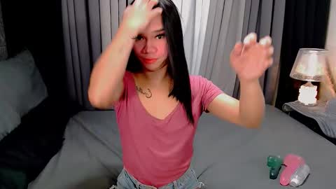 Snapshot of crytastal_lust1212 chatting on 29, 10, 2025 bea takashi  online show from 29, 10, 2025