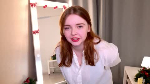 Snapshot of cuddleebug chatting on 21, 12, 2025 Liz online show from 21, 12, 2025