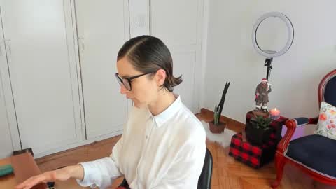 Leonela online show from 30, 11, 2025