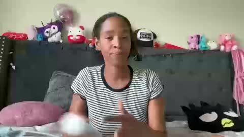 Snapshot of cum2charmxx chatting on 14, 10, 2025 cum2charmxx online show from 14, 10, 2025