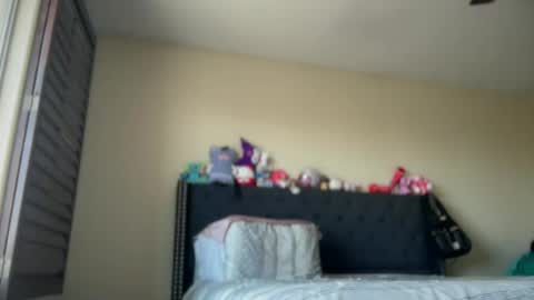 Snapshot of cum2charmxx chatting on 16, 7, 2026 cum2charmxx online show from 16, 7, 2026