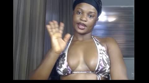 Snapshot of cum_ebony_petitxx chatting on 19, 10, 2025 cath online show from 19, 10, 2025