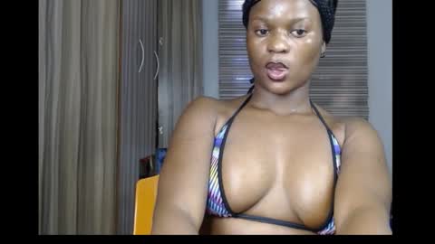 Snapshot of cum_ebony_petitxx chatting on 19, 11, 2025 cath online show from 19, 11, 2025
