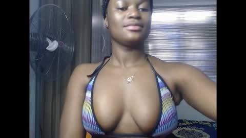 Snapshot of cum_ebony_petitxx chatting on 1, 12, 2025 cath online show from 1, 12, 2025