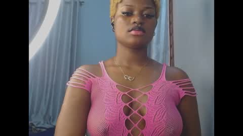 Snapshot of cum_ebony_petitxx chatting on 16, 6, 2026 cath online show from 16, 6, 2026