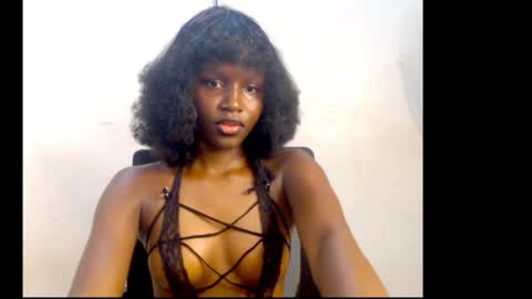 Snapshot of cum_ebony_xsecret chatting on 25, 5, 2026 sophie online show from 25, 5, 2026