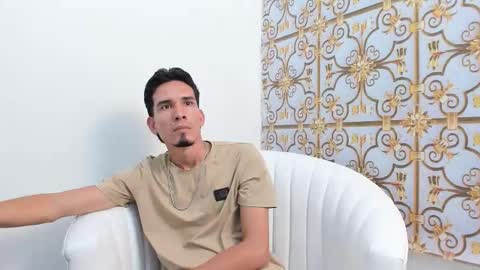 Snapshot of cum_serafin chatting on 28, 10, 2025 JOHN online show from 28, 10, 2025