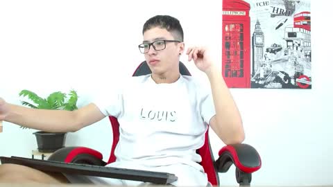 cumandres online show from 13, 9, 2025