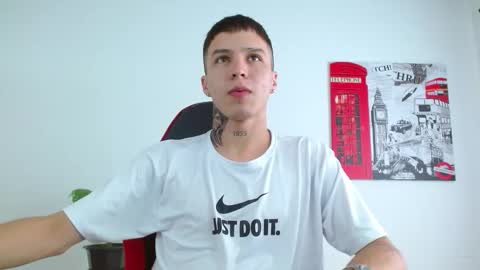 Snapshot of cumandres chatting on 15, 12, 2025 cumandres online show from 15, 12, 2025