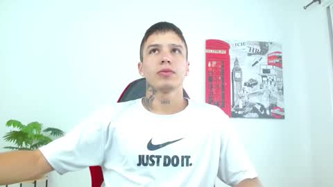 Snapshot of cumandres chatting on 6, 1, 2026 cumandres online show from 6, 1, 2026