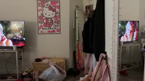 CumDumpSlut online show from 27, 5, 2026