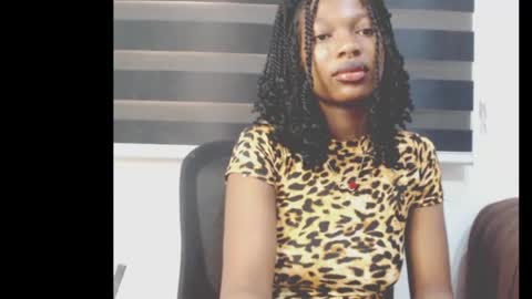 cumebony_petit online show from 8, 5, 2026