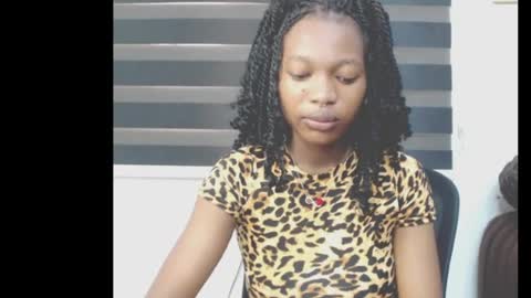 cumebony_petit online show from 9, 5, 2026