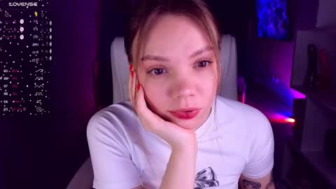 Snapshot of cumeveline chatting on 6, 3, 2025 Eva online show from 6, 3, 2025