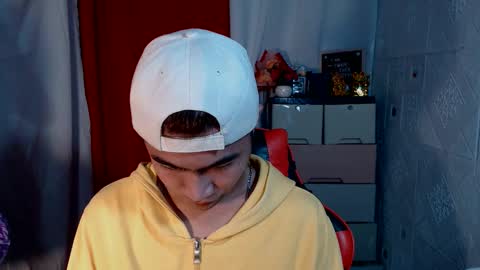 Snapshot of cumhavefun25 chatting on 26, 10, 2025 ask me online show from 26, 10, 2025