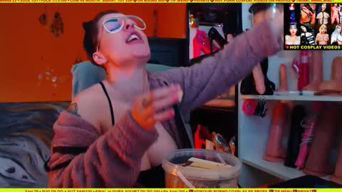 Snapshot of cuminmenowbby chatting on 30, 12, 2024 cuminmenowbby online show from 30, 12, 2024