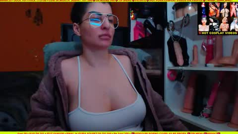 Snapshot of cuminmenowbby chatting on 10, 1, 2025 cuminmenowbby online show from 10, 1, 2025