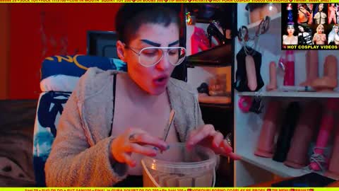 Snapshot of cuminmenowbby chatting on 6, 2, 2025 cuminmenowbby online show from 6, 2, 2025