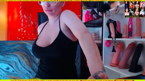 Snapshot of cuminmenowbby chatting on 25, 10, 2025 cuminmenowbby online show from 25, 10, 2025