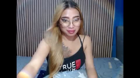 Snapshot of cummloverxx chatting on 4, 3, 2025 cummloverxx online show from 4, 3, 2025