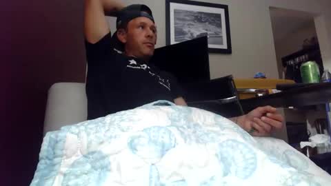 Snapshot of cumslutboi27 chatting on 10, 11, 2025 cumslutboi27 online show from 10, 11, 2025