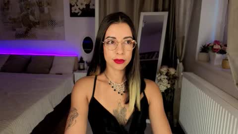 Snapshot of cupcake_comet1 chatting on 23, 9, 2025 Evelyn online show from 23, 9, 2025