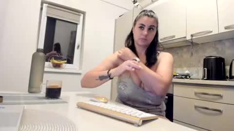 Snapshot of cuplu29 chatting on 14, 6, 2026 maria alex online show from 14, 6, 2026