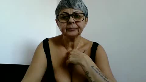 Snapshot of cuplu4346529860 chatting on 7, 1, 2025 couple online show from 7, 1, 2025